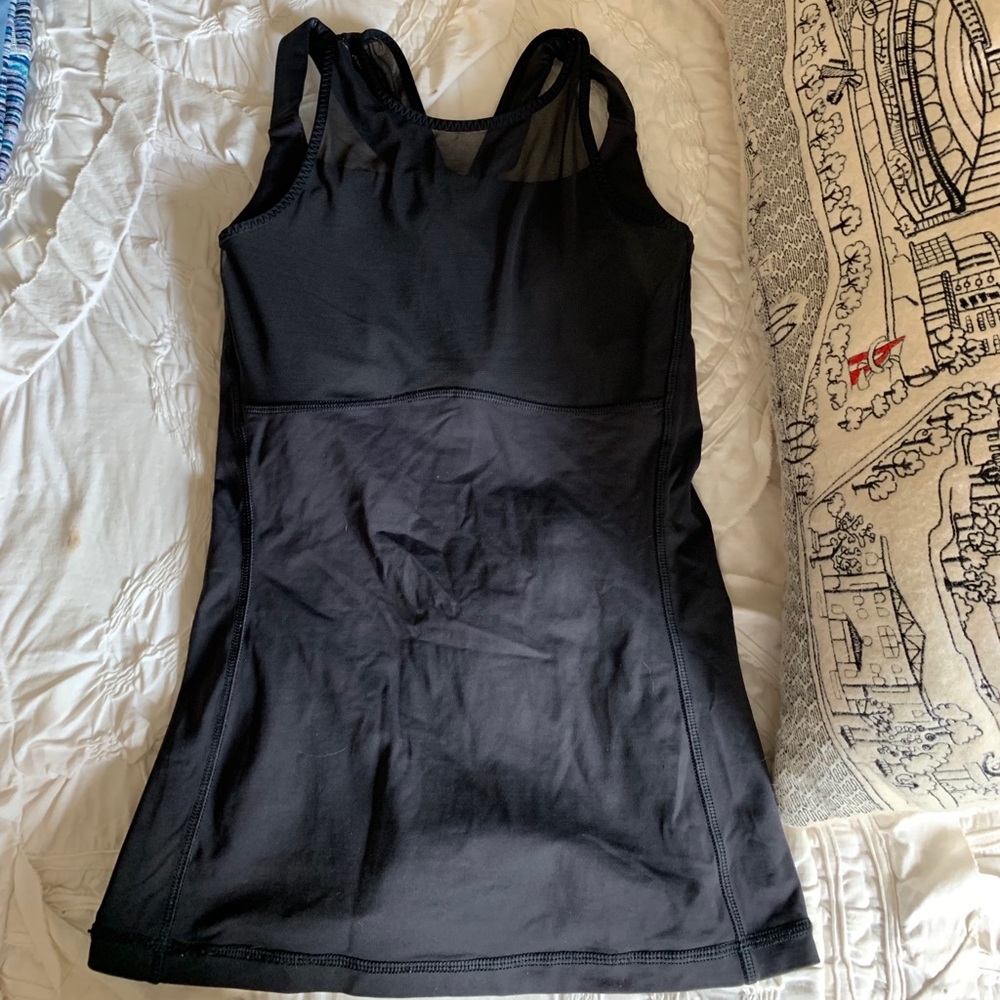 Lululemon built-in bra tank size 4